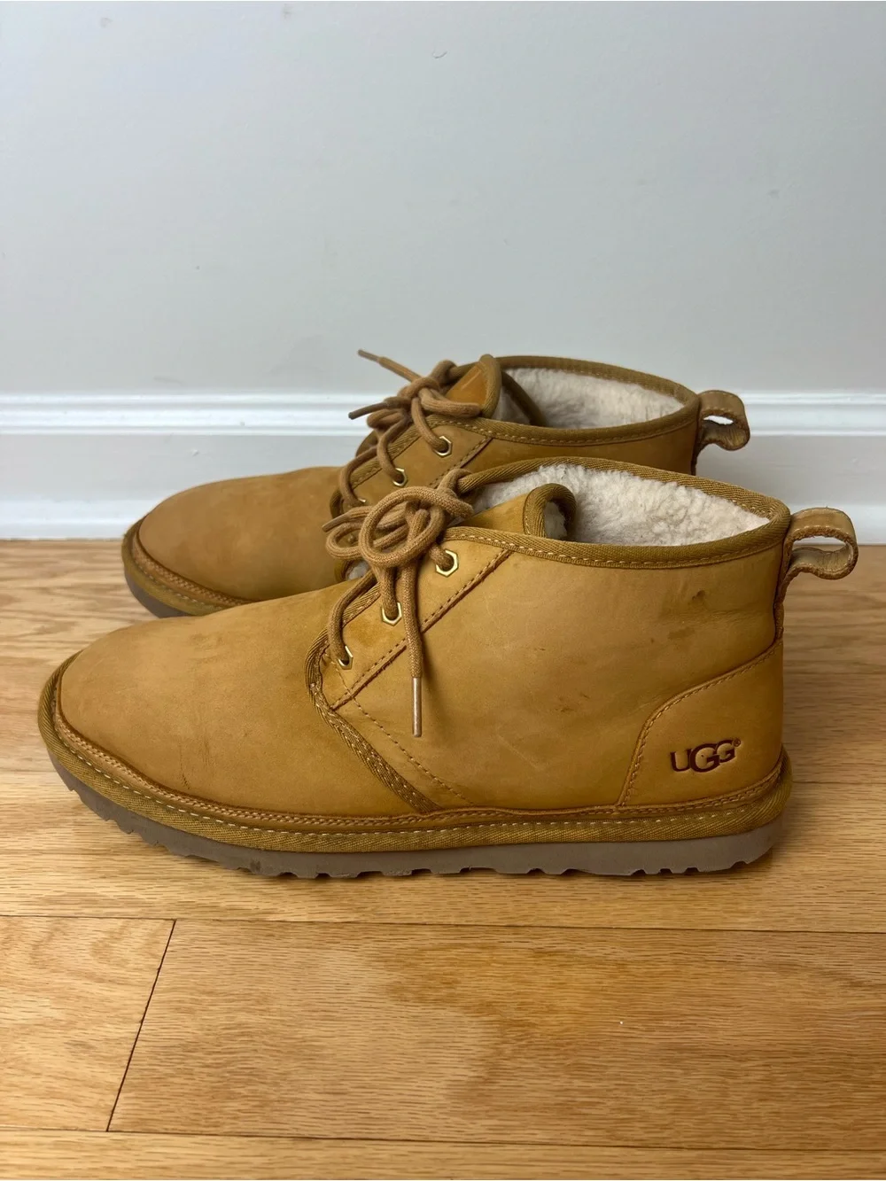 UGG Men’s Neumel Waterproof Chukka Boots in Chestnut Tan Size 11